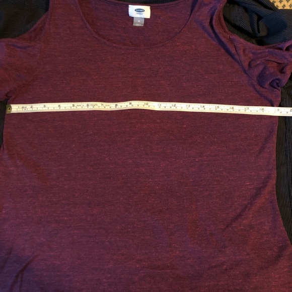 Maroon Cold Shoulder Tee - Picture 3 of 3